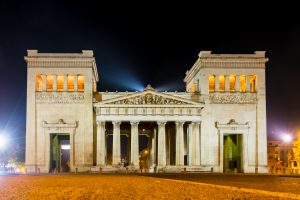 NEU AM KÖNIGSPLATZ